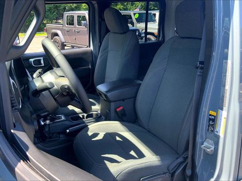 Used 2024 Jeep Wrangler Unlimited AWD/4WD image 8