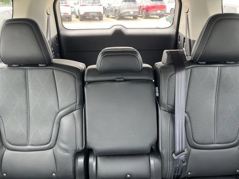 Used 2025 INFINITI QX80 Sensory AWD/4WD image 25
