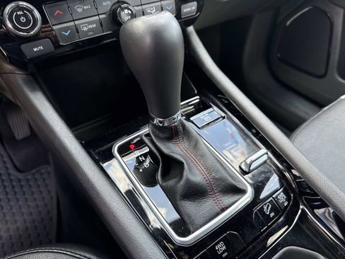 Used 2025 Jeep Compass Trailhawk image 26