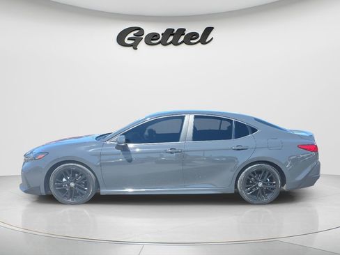 Used 2025 Toyota Camry SE FWD image 8