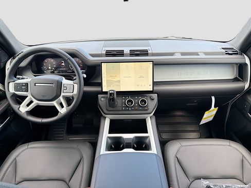 New 2026 Land Rover Defender 110 X-Dynamic SE AWD/4WD image 16