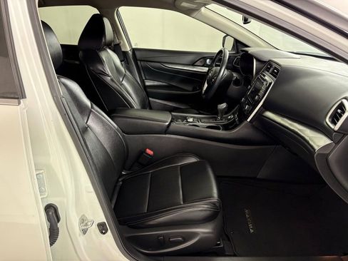 Used 2023 Nissan Maxima SV w/ Floor Mat Group image 44