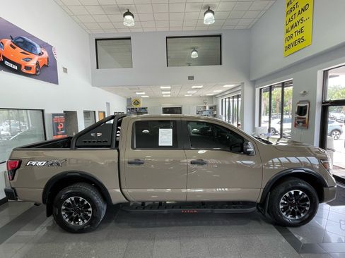 Used 2023 Nissan Titan PRO-4X w/ Pro-4x Convenience Package AWD/4WD image 6