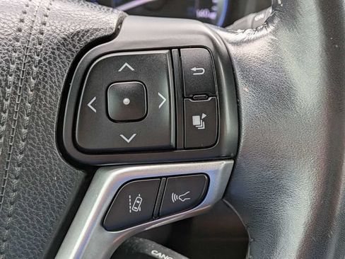 Used 2018 Toyota Highlander XLE FWD image 26