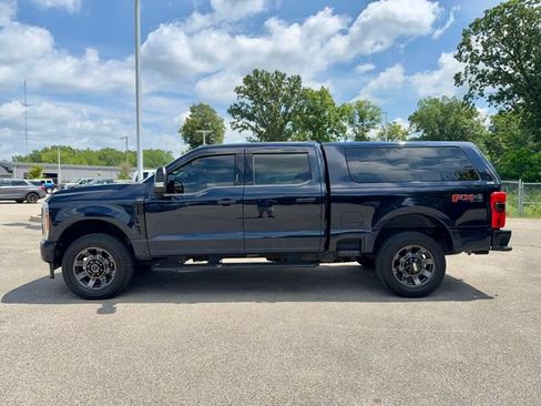 Used 2023 Ford F250 Lariat w/ Sport Appearance Package AWD/4WD image 4