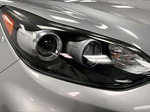 Used 2021 Kia Sportage LX image 27