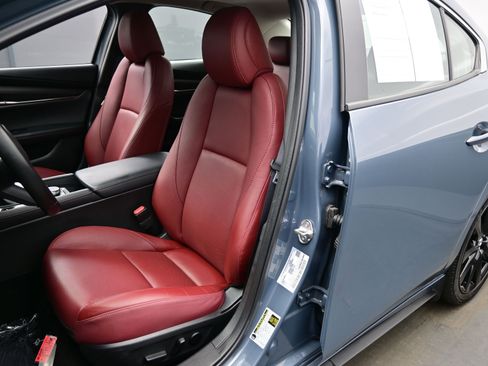 Used 2024 MAZDA MAZDA3 s image 11