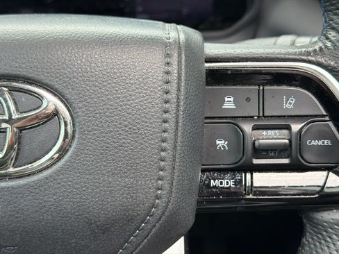 Used 2023 Toyota Sequoia Platinum AWD/4WD image 30
