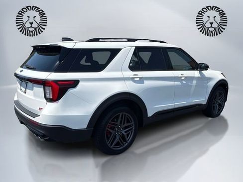 Used 2025 Ford Explorer ST w/ Sun And Sound Package AWD/4WD image 5