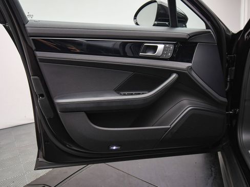 Used 2022 Porsche Panamera 4S image 43