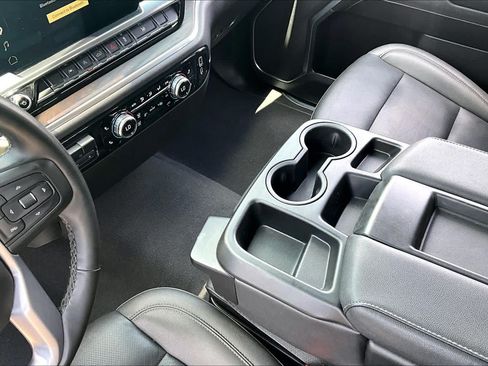 Used 2025 GMC Sierra 1500 SLT RWD image 17