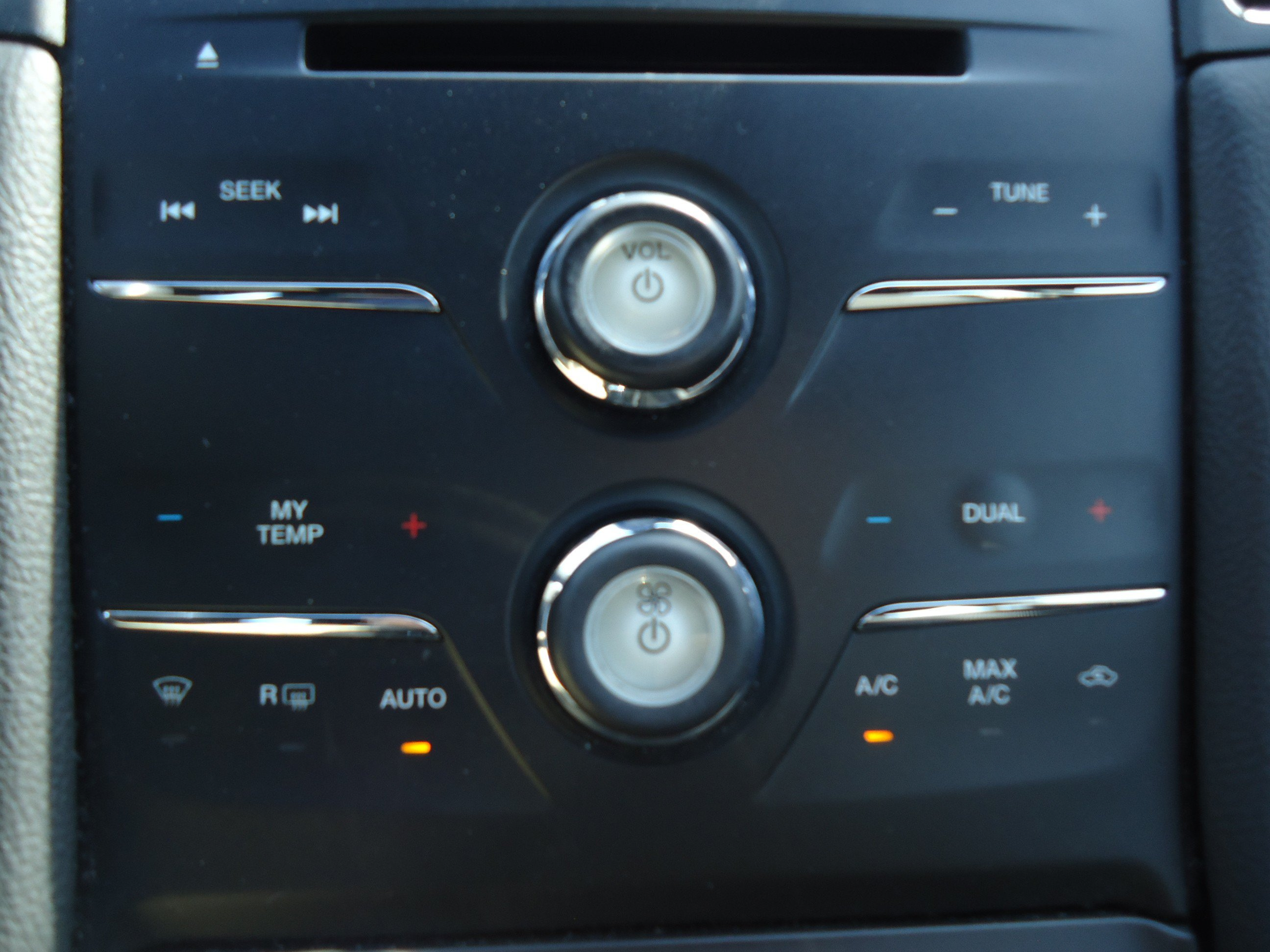 Used 2016 Ford Taurus SEL w/ Equipment Group 201A FWD image 18