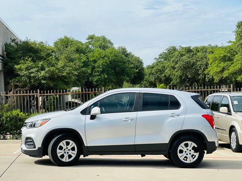 Used 2019 Chevrolet Trax LS w/ Tint and Cruise Package FWD image 4