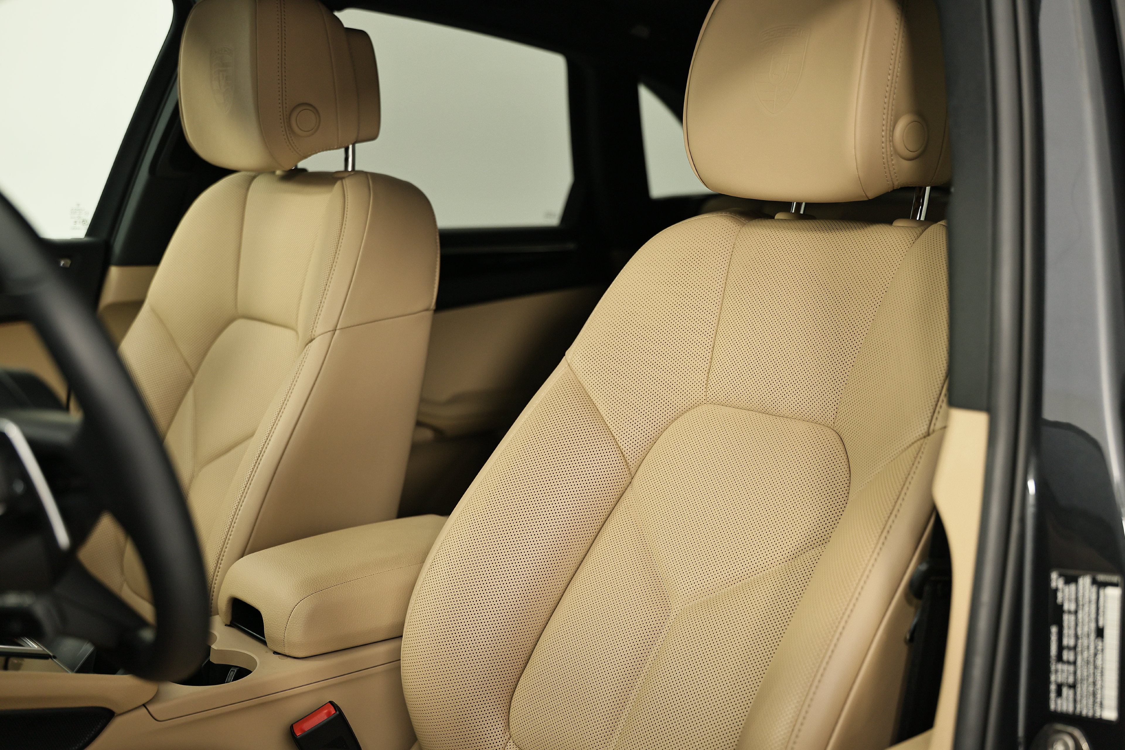 Certified 2026 Porsche Macan AWD/4WD image 22