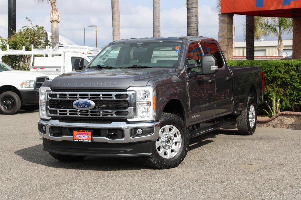 Used 2023 Ford F250 XLT AWD/4WD image 4