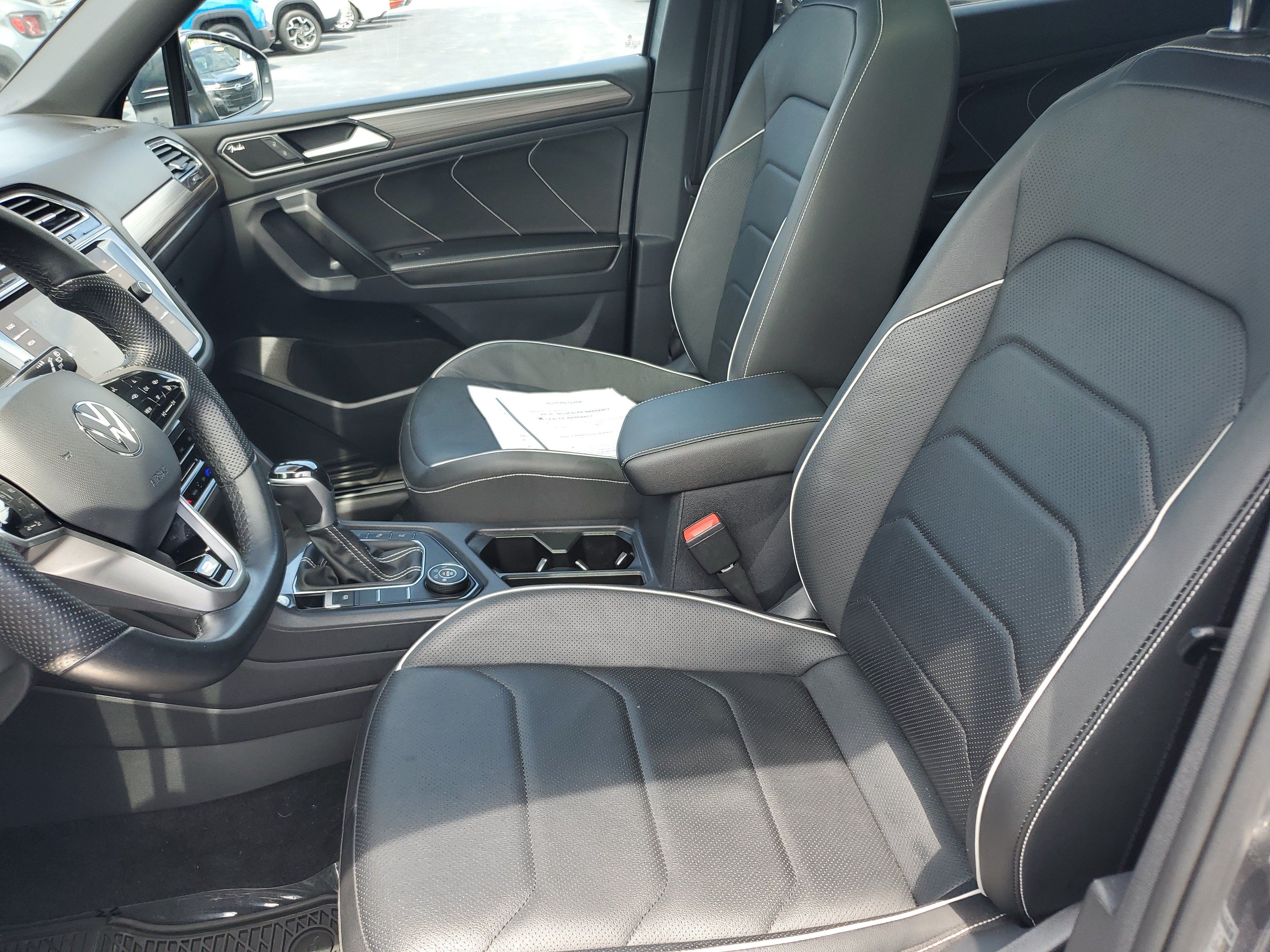 Used 2022 Volkswagen Tiguan SEL R-Line AWD/4WD image 16