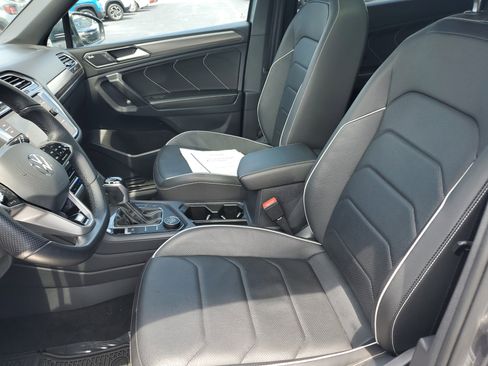 Used 2022 Volkswagen Tiguan SEL R-Line AWD/4WD image 16