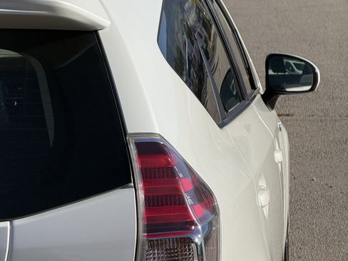 Used 2016 Toyota Prius V Three FWD image 21
