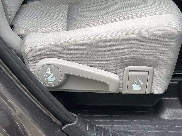 Used 2019 Toyota Highlander LE AWD/4WD image 30