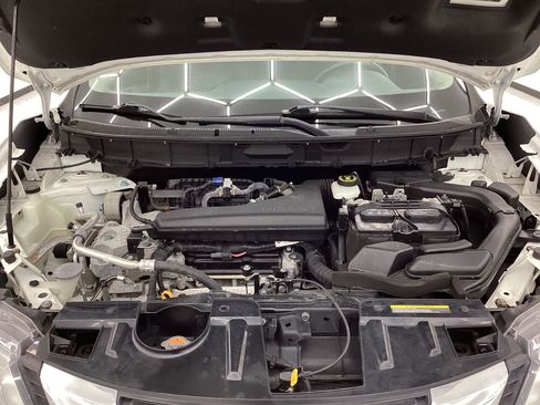 Used 2019 Nissan Rogue SV image 41