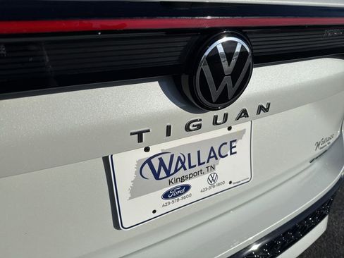 New 2026 Volkswagen Tiguan SEL R-Line AWD/4WD image 6