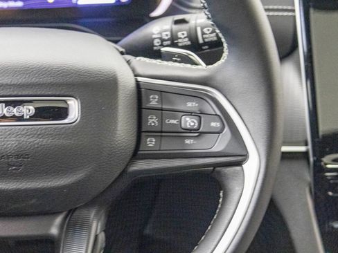 New 2025 Jeep Grand Cherokee Laredo image 32