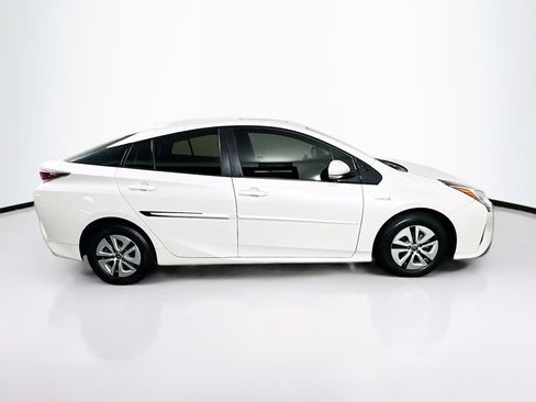 Used 2016 Toyota Prius Four image 10