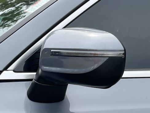 Used 2023 Kia Telluride EX w/ EX Captain's Chair Package image 33