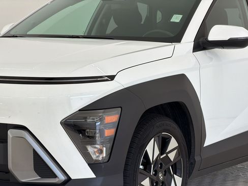 Used 2025 Hyundai Kona SEL FWD image 12