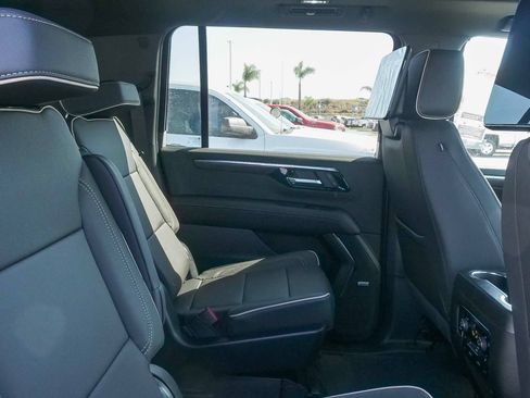 New 2026 Chevrolet Suburban Premier AWD/4WD image 16