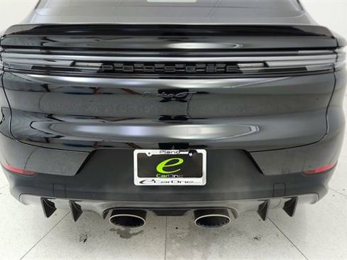 Used 2024 Porsche Cayenne Turbo GT image 11