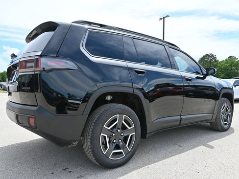New 2026 Jeep Cherokee Laredo AWD/4WD image 3