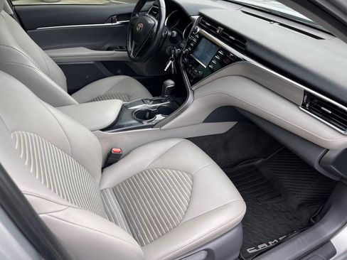 Used 2018 Toyota Camry SE image 21