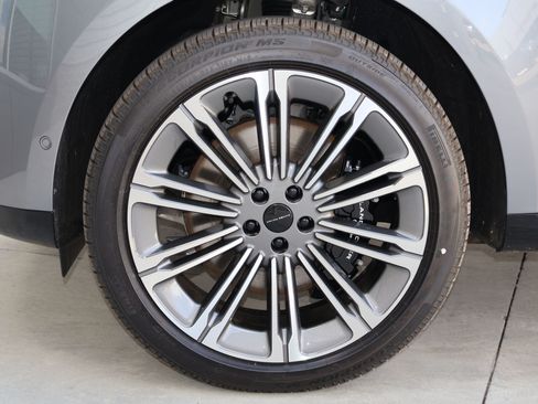 Used 2026 Land Rover Range Rover SE AWD/4WD image 18