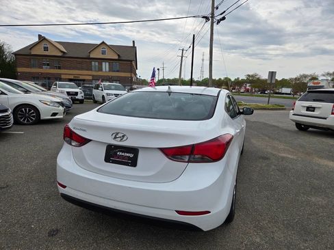Used 2015 Hyundai Elantra SE FWD image 12