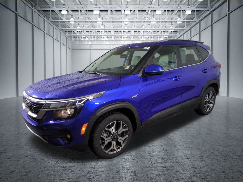 Used 2023 Kia Seltos EX AWD/4WD image 1