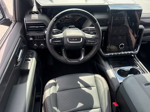 New 2026 GMC Yukon XL AT4 w/ AT4 Premium Plus Package AWD/4WD image 13