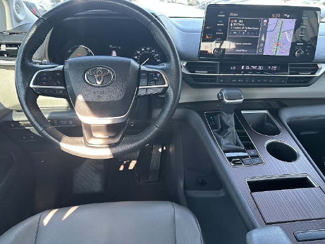 Used 2022 Toyota Sienna XLE FWD image 14