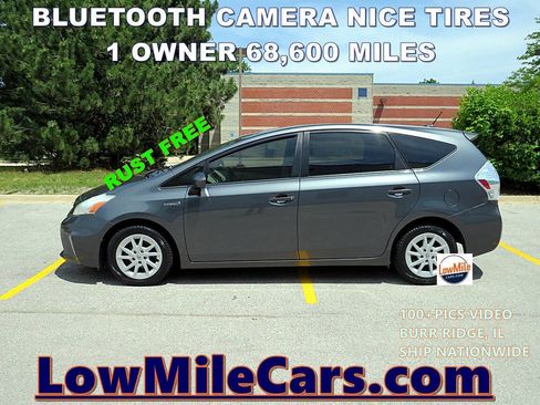 Used 2014 Toyota Prius V Three FWD image 2