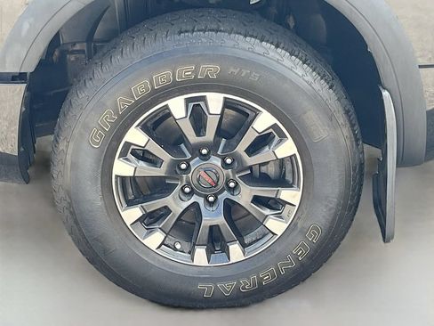 Used 2022 Nissan Titan PRO-4X w/ Pro-4x Convenience Package AWD/4WD image 32