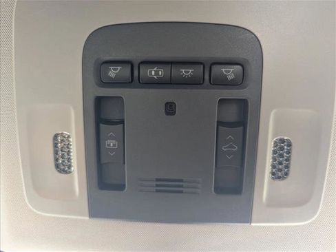 Used 2018 Toyota Camry XLE FWD image 10