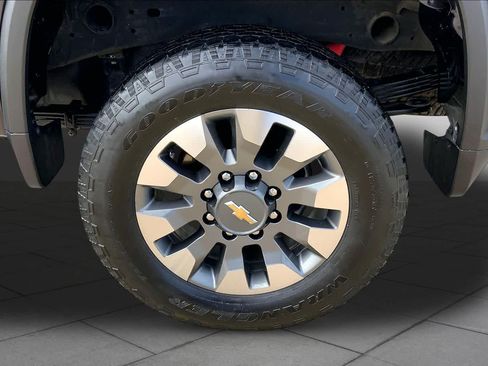 Used 2024 Chevrolet Silverado 2500 Custom w/ Custom Convenience Package AWD/4WD image 11