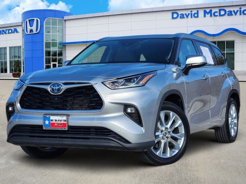 Used 2021 Toyota Highlander Limited image 1