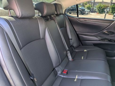 Used 2025 Lexus ES 300h w/ Premium Package image 20