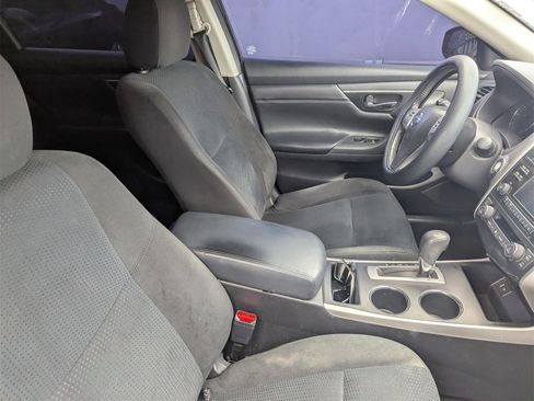 Used 2015 Nissan Altima 2.5 SV w/ Convenience Package image 8