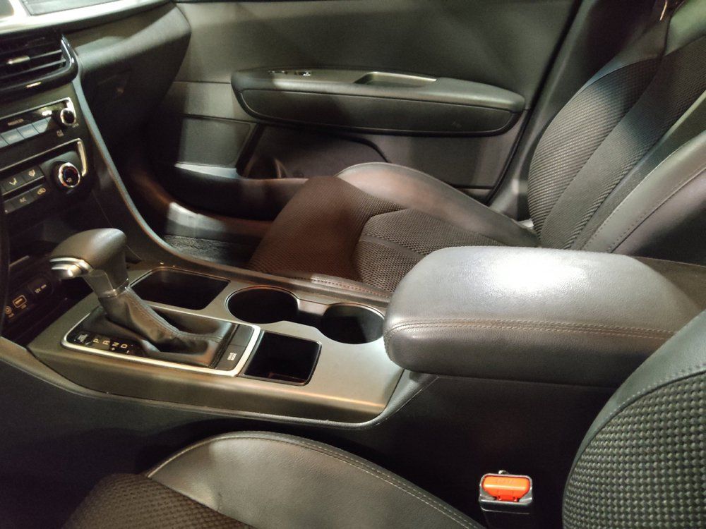 Used 2020 Kia Optima S FWD image 26