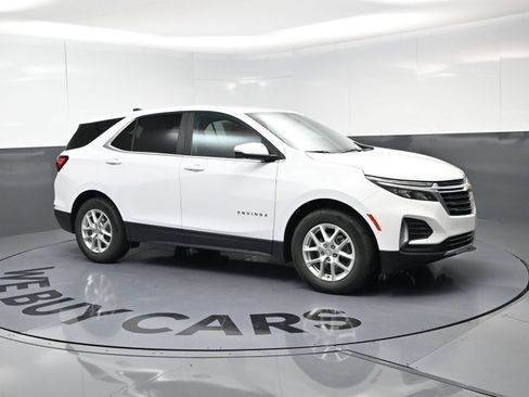 Used 2022 Chevrolet Equinox LT FWD image 2