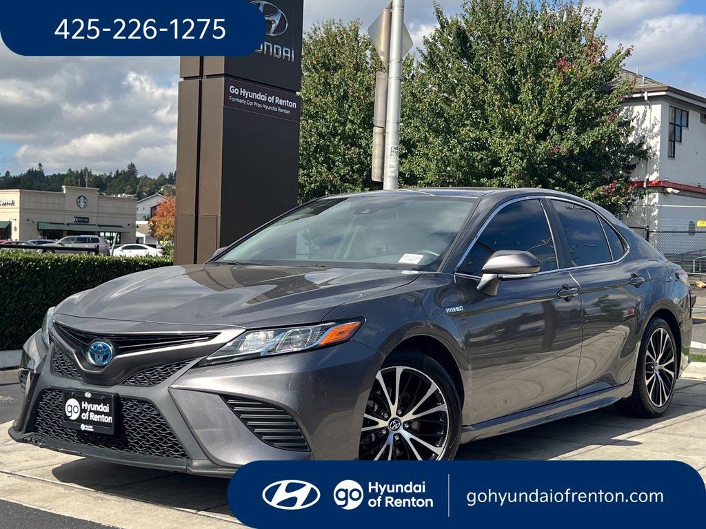 Used 2019 Toyota Camry SE w/ Audio Package FWD image 1