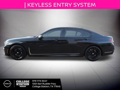 Used 2021 BMW M760i xDrive w/ Luxury Rear Seating Package image 7