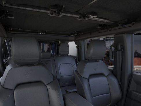 New 2025 Ford Bronco Badlands image 12